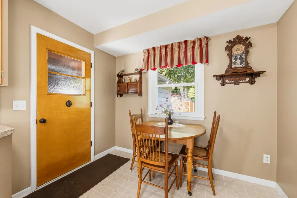 1131 Coolidge Avenue Kalamazoo Charter Township MI 49006