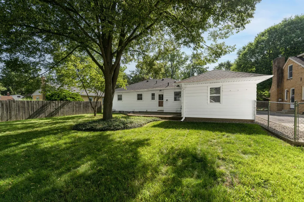 1131 Coolidge Avenue Kalamazoo Charter Township MI 49006
