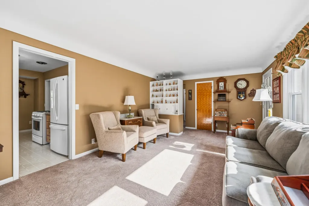 1131 Coolidge Avenue Kalamazoo Charter Township MI 49006