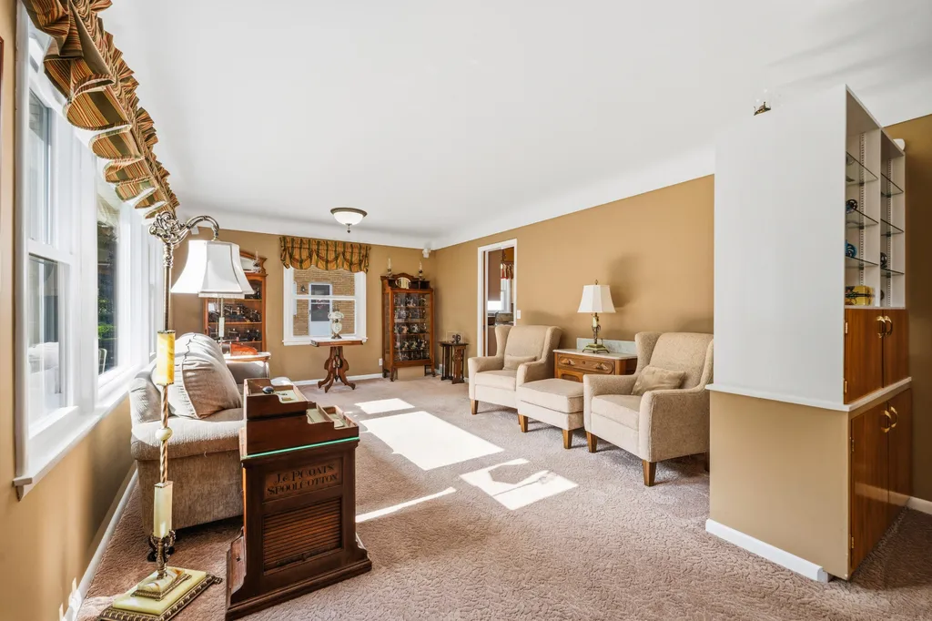 1131 Coolidge Avenue Kalamazoo Charter Township MI 49006