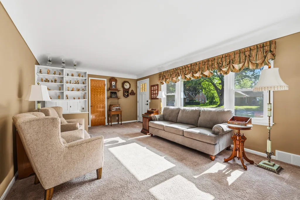 1131 Coolidge Avenue Kalamazoo Charter Township MI 49006