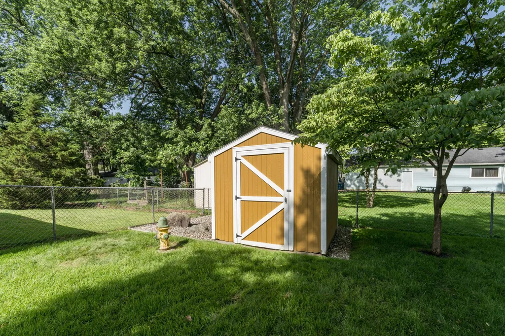 1131 Coolidge Avenue Kalamazoo Charter Township MI 49006