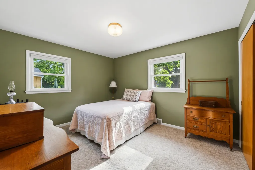 1131 Coolidge Avenue Kalamazoo Charter Township MI 49006