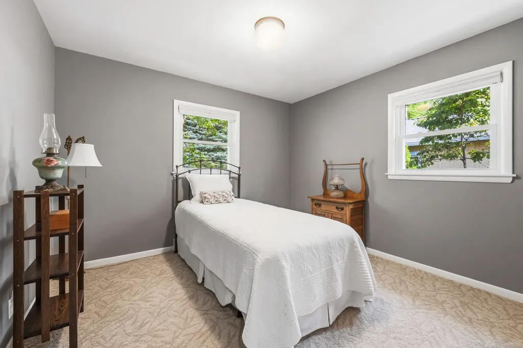 1131 Coolidge Avenue Kalamazoo Charter Township MI 49006