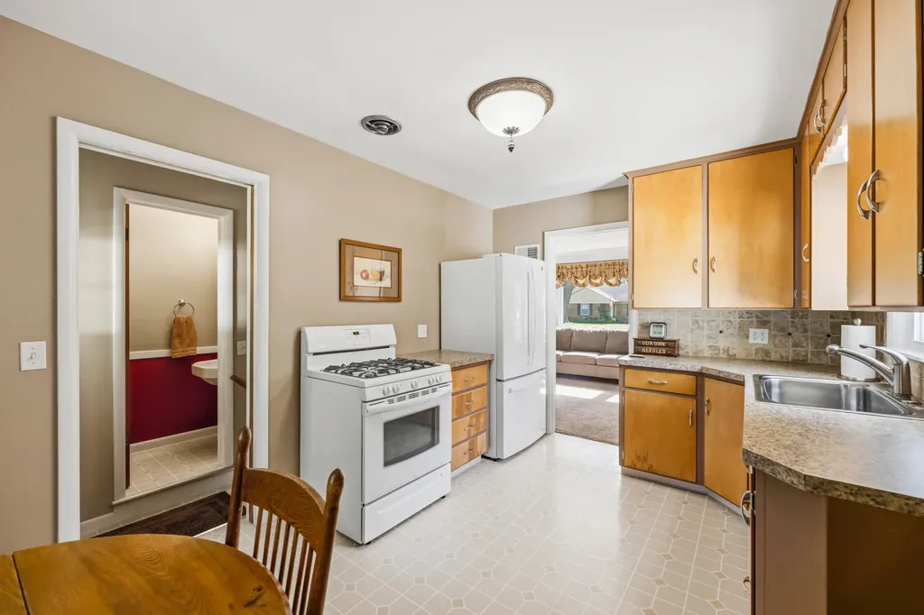 1131 Coolidge Avenue Kalamazoo Charter Township MI 49006