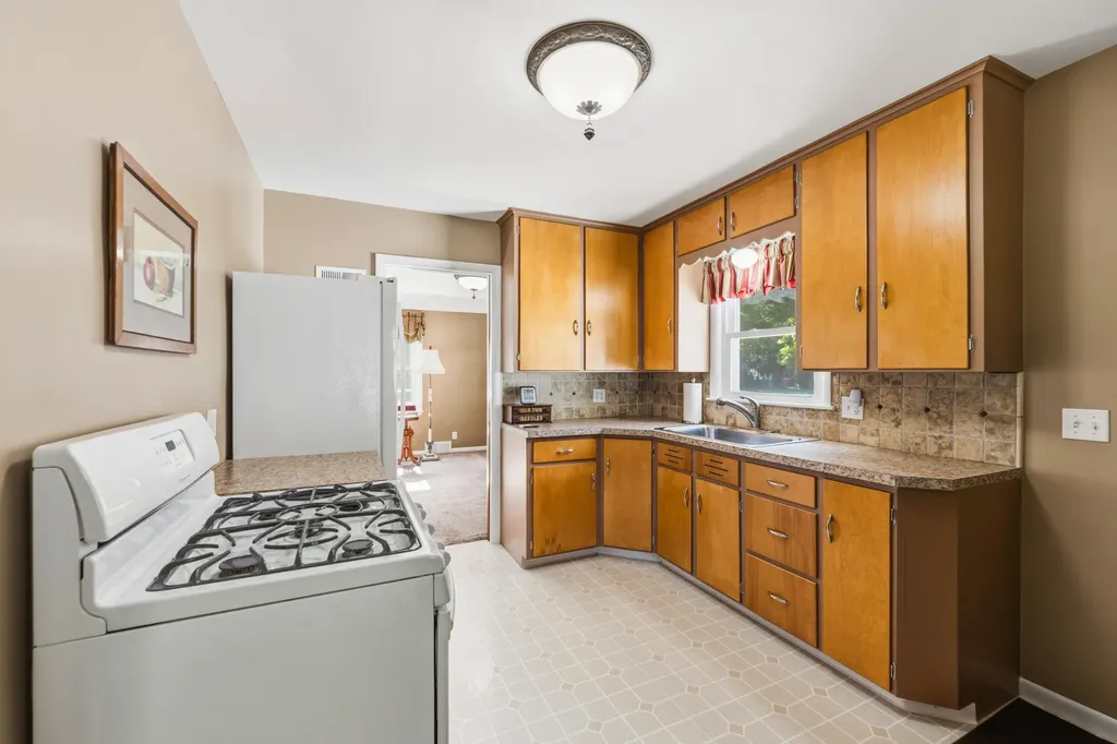 1131 Coolidge Avenue Kalamazoo Charter Township MI 49006