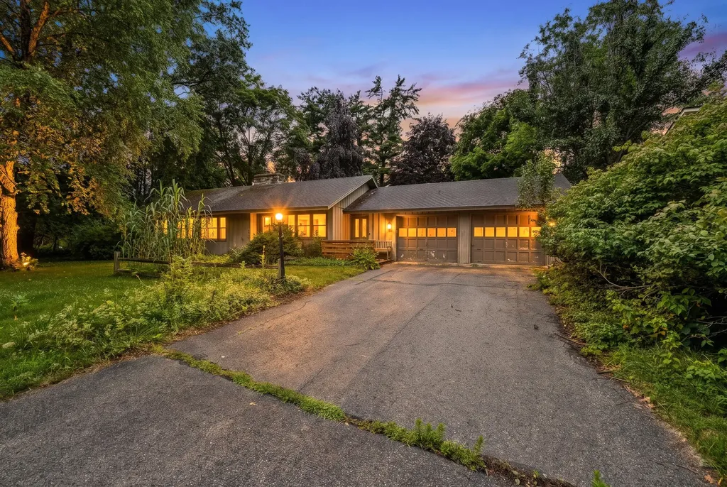 3414 Old Colony Road Kalamazoo City MI 49008