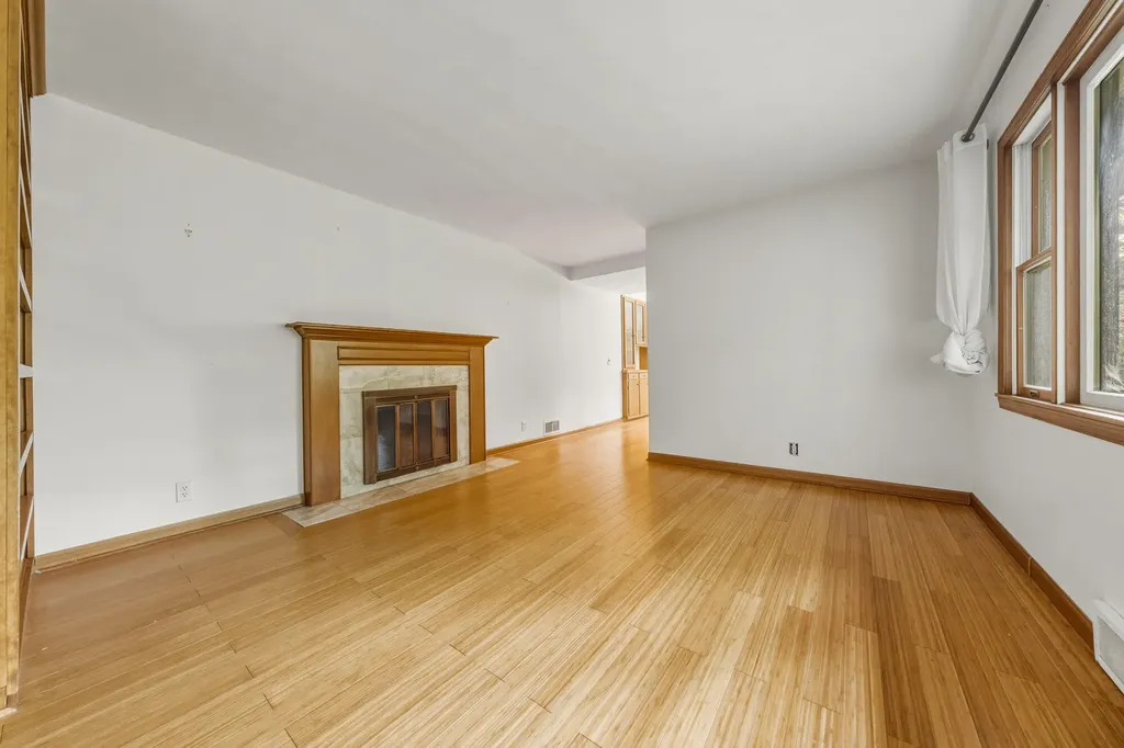 3414 Old Colony Road Kalamazoo City MI 49008
