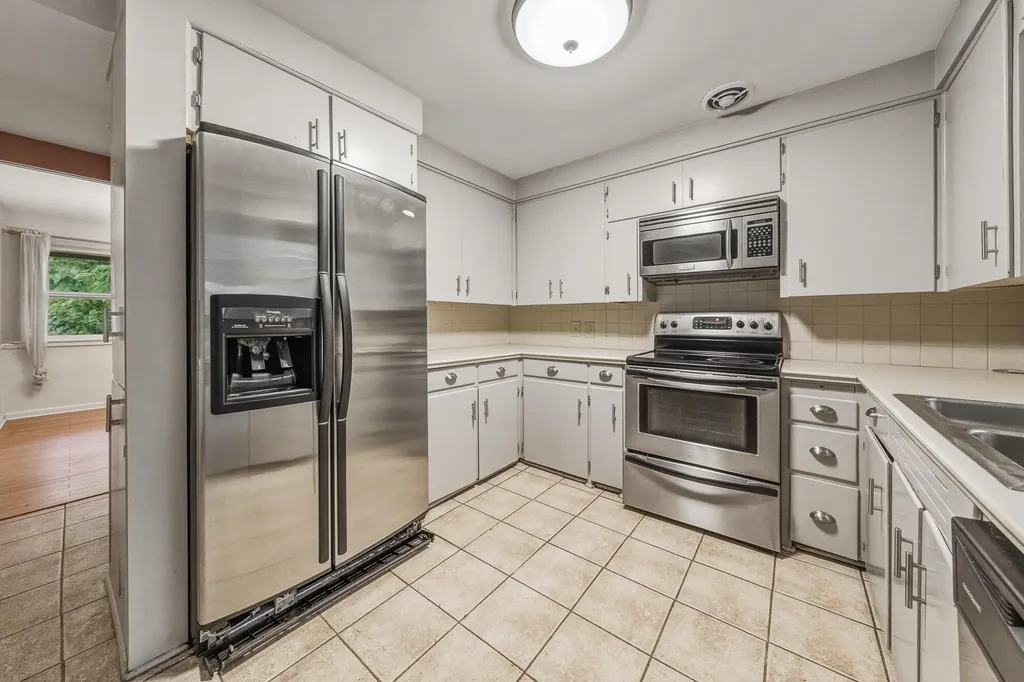 3414 Old Colony Road Kalamazoo City MI 49008