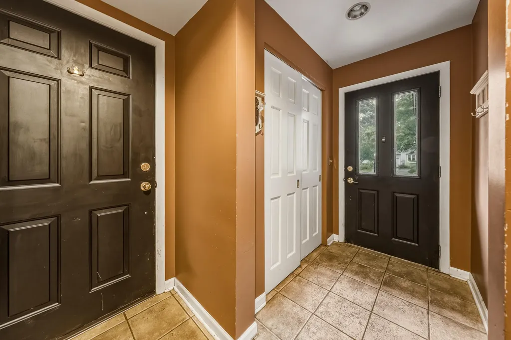 3414 Old Colony Road Kalamazoo City MI 49008