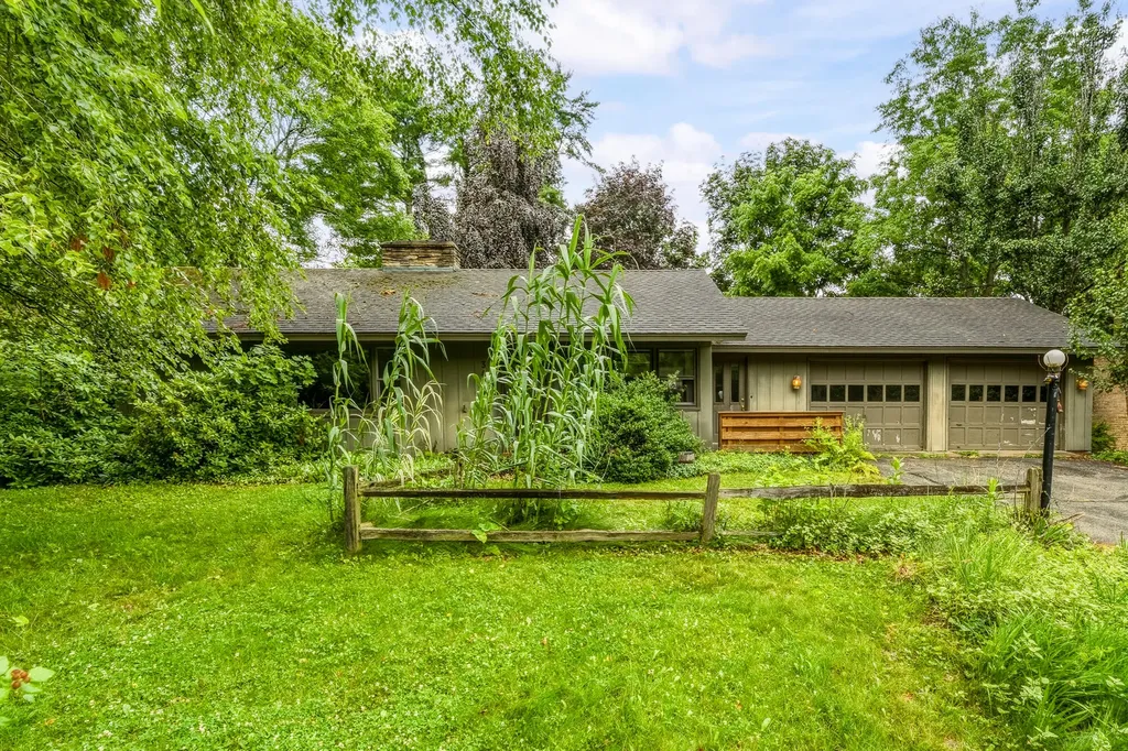 3414 Old Colony Road Kalamazoo City MI 49008