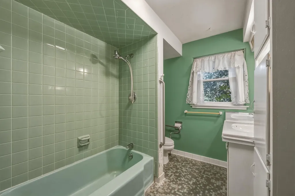 3414 Old Colony Road Kalamazoo City MI 49008