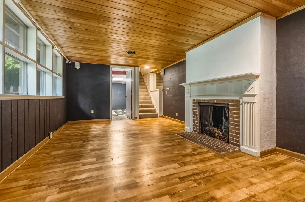 3414 Old Colony Road Kalamazoo City MI 49008