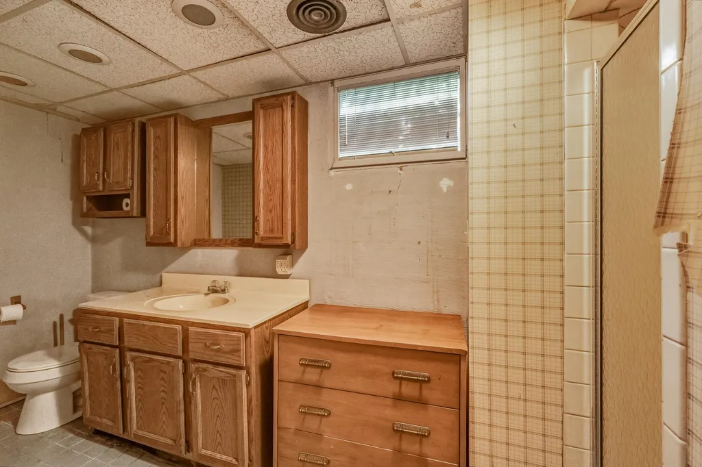 3414 Old Colony Road Kalamazoo City MI 49008