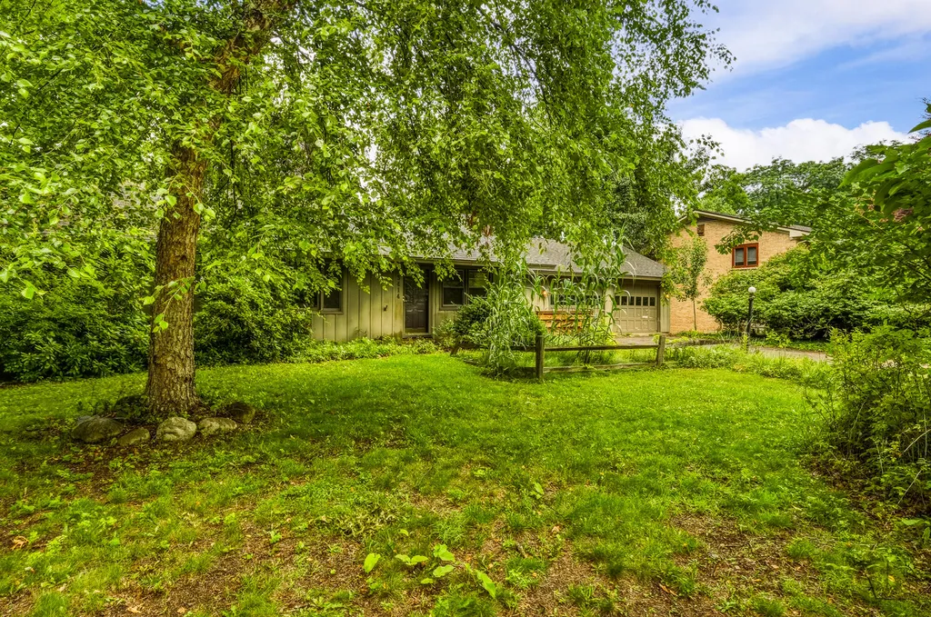 3414 Old Colony Road Kalamazoo City MI 49008