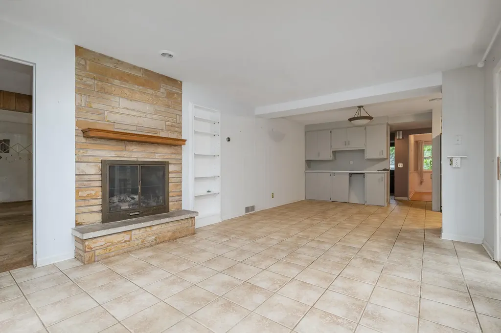 3414 Old Colony Road Kalamazoo City MI 49008