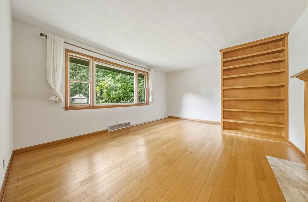 3414 Old Colony Road Kalamazoo City MI 49008