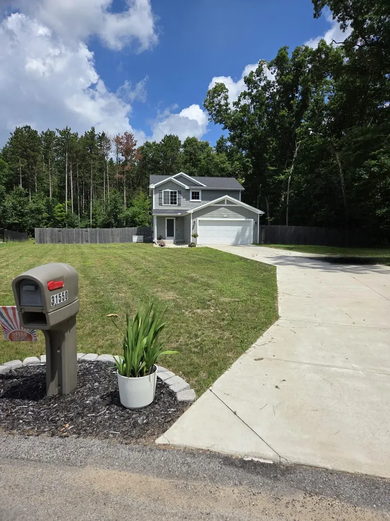 31550 Pine Ridge Circle Antwerp Township MI 49065