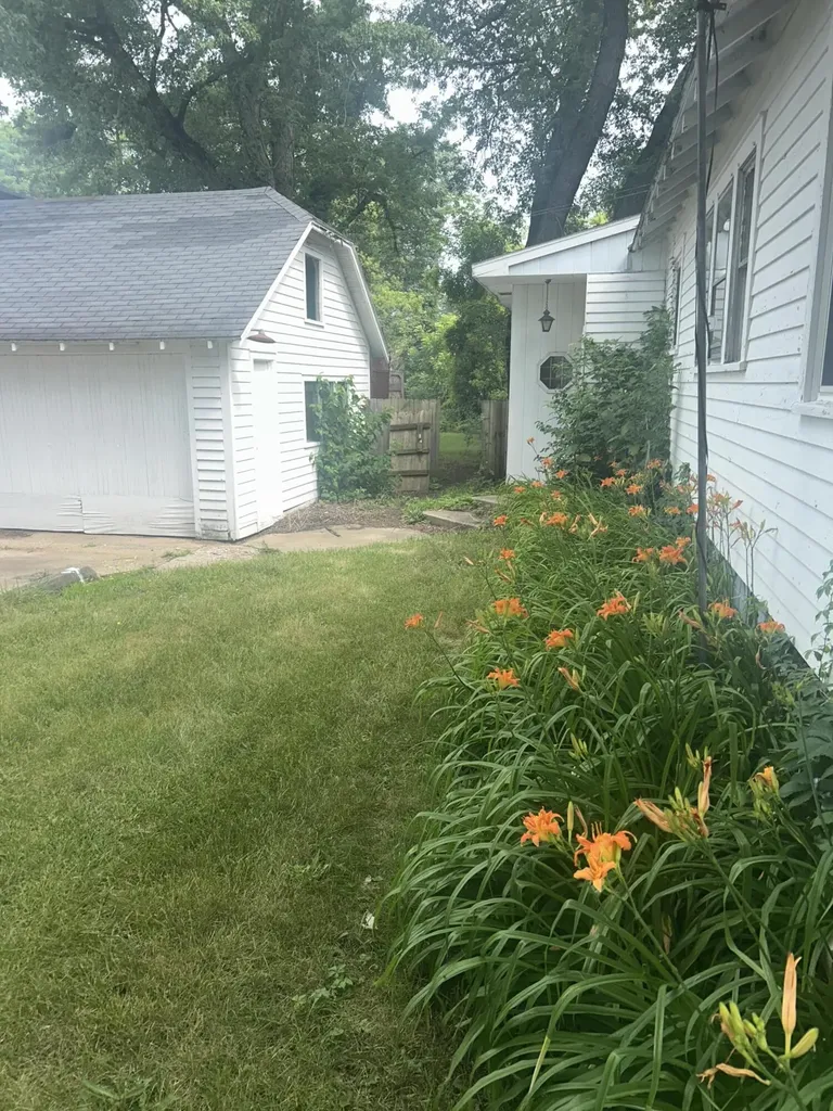 827 Golden Avenue Emmett Charter Township MI 49014