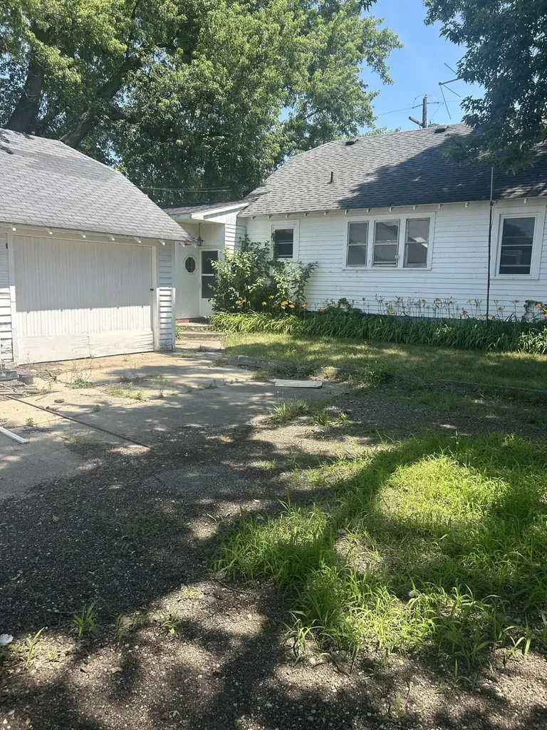 827 Golden Avenue Emmett Charter Township MI 49014