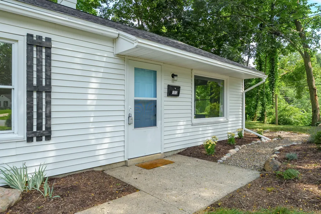 1312 Climax Avenue Kalamazoo Charter Township MI 49006