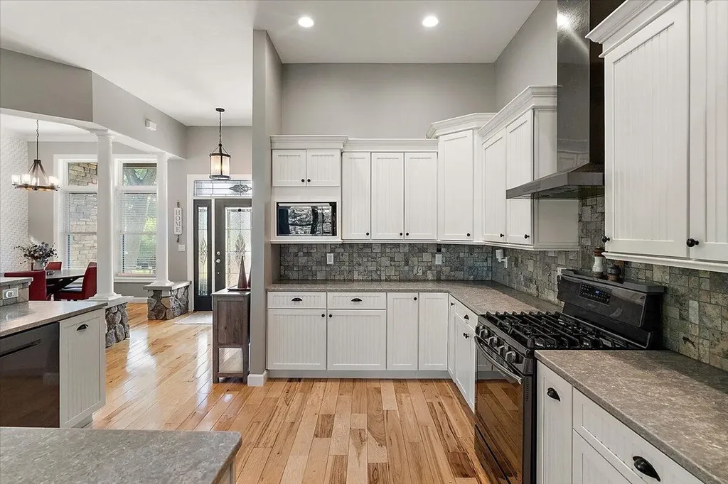 44 E Acacia Boulevard Battle Creek City MI 49015