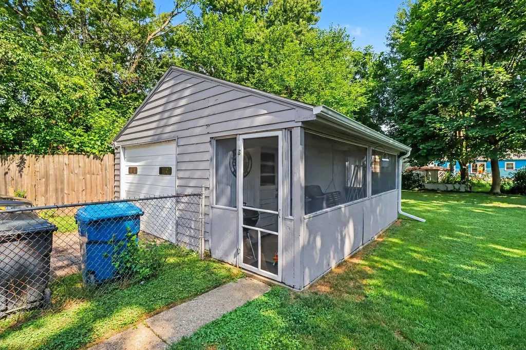 2225 Southern Avenue Kalamazoo City MI 49001