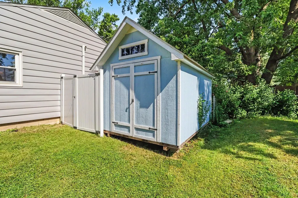 2225 Southern Avenue Kalamazoo City MI 49001