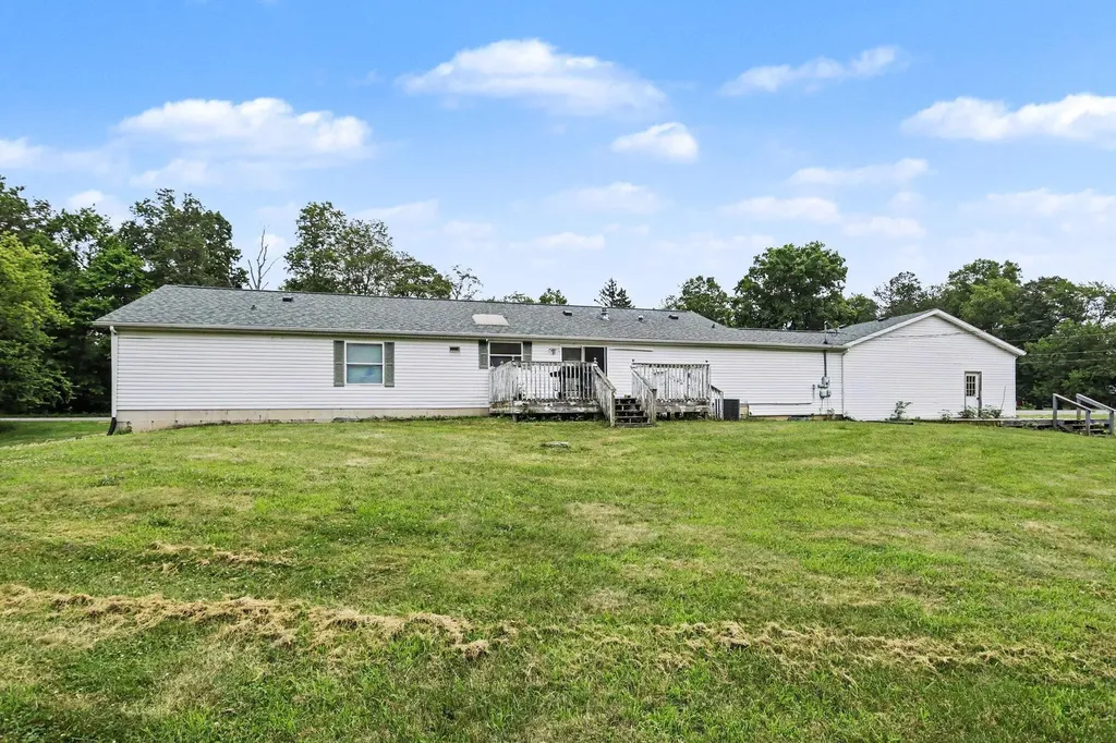 15690 Madron Lake Road Buchanan Township MI 49107