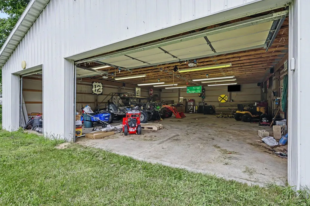 15690 Madron Lake Road Buchanan Township MI 49107