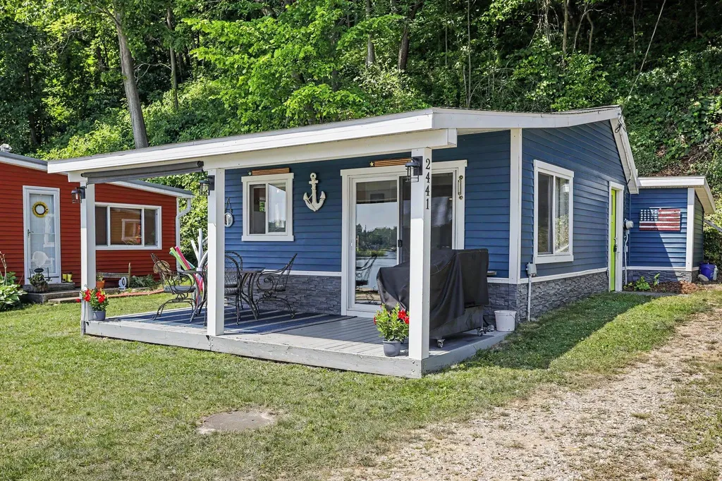 2441 Bristol Lake Street Johnstown Township MI 49050