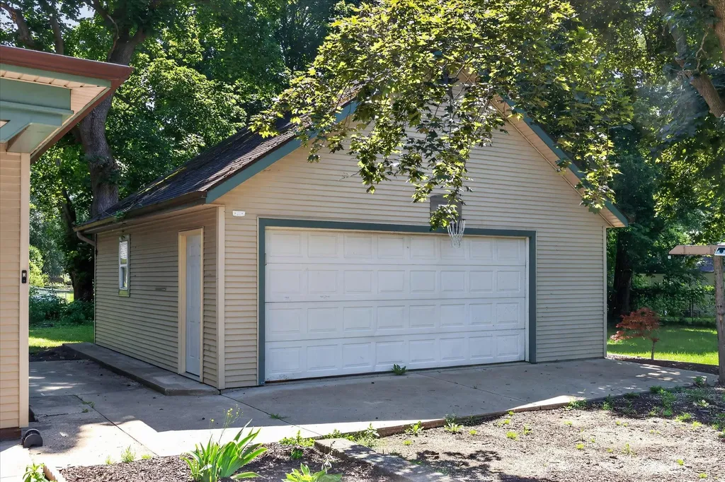 2213 Olmstead Road Kalamazoo Charter Township MI 49001