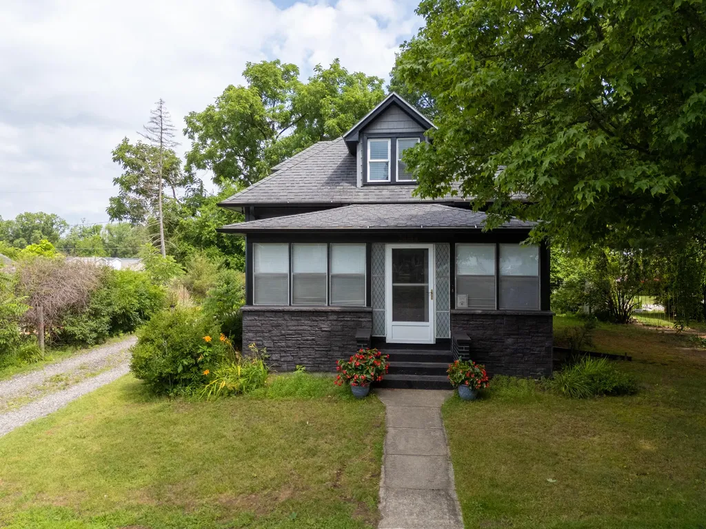 24144 Alvord Avenue Mattawan Village MI 49071