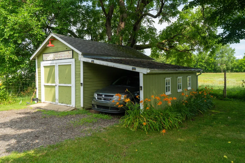 24144 Alvord Avenue Mattawan Village MI 49071