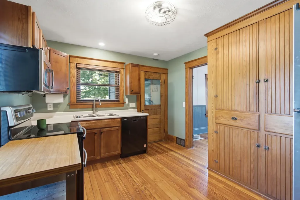 24144 Alvord Avenue Mattawan Village MI 49071