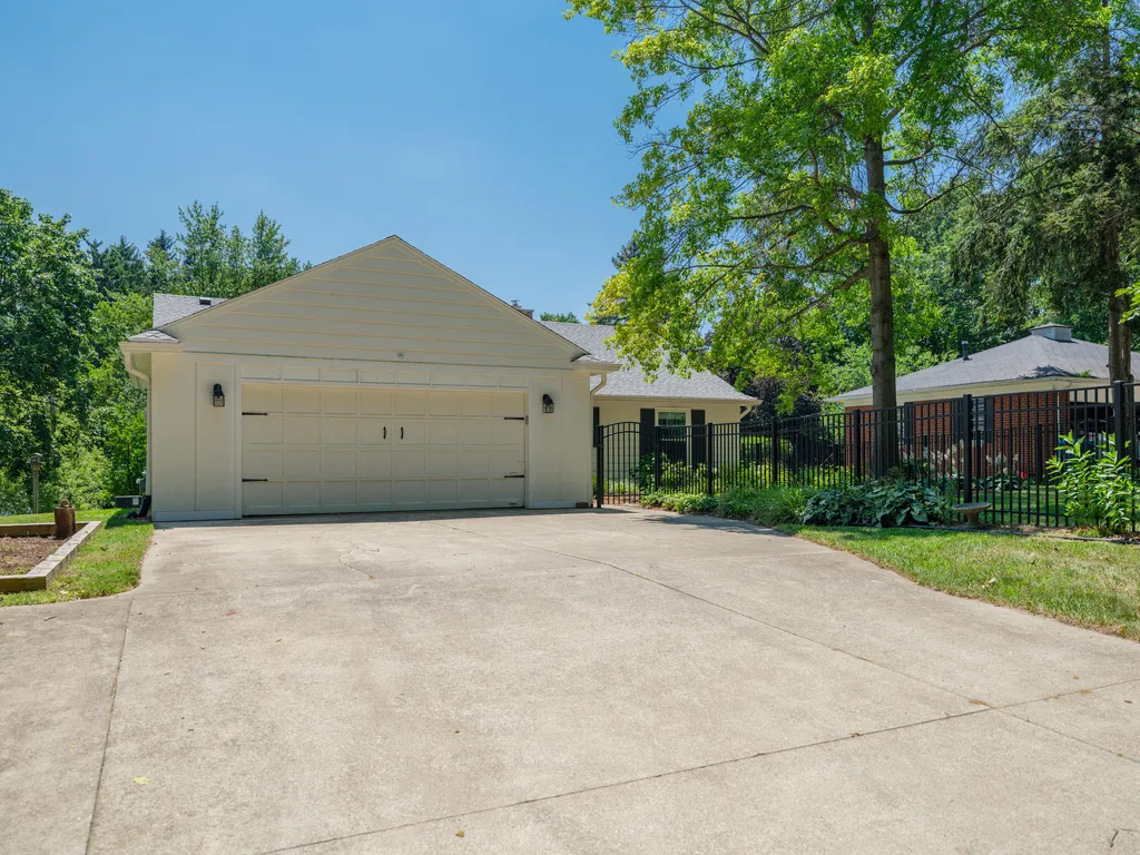 2824 Bronson Boulevard Kalamazoo City MI 49008