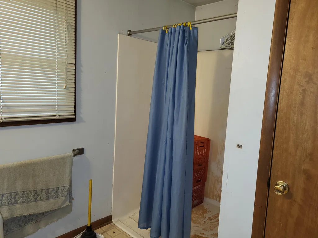 219 E Delaware Decatur Village MI 49045