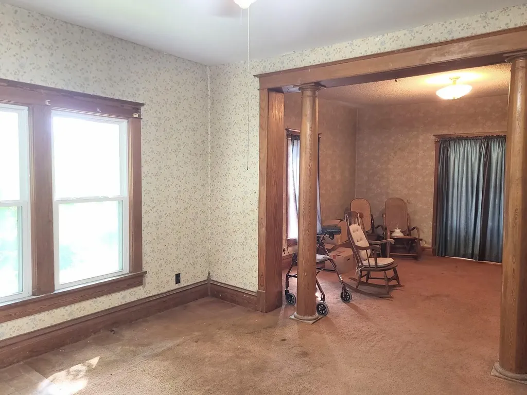 219 E Delaware Decatur Village MI 49045