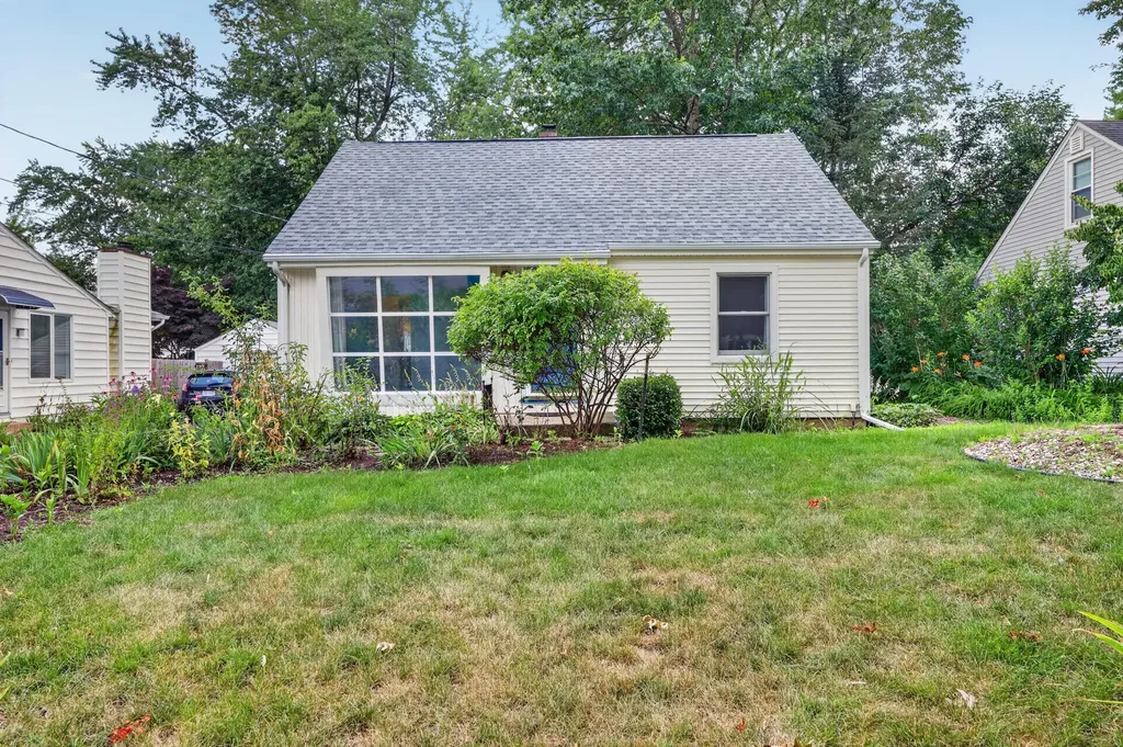 1612 Homecrest Avenue Kalamazoo City MI 49001