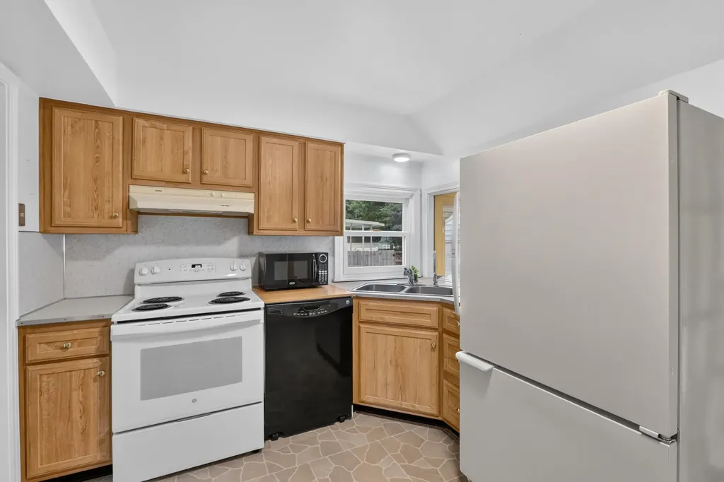 1612 Homecrest Avenue Kalamazoo City MI 49001