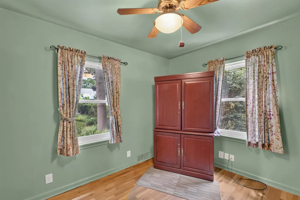 1612 Homecrest Avenue Kalamazoo City MI 49001