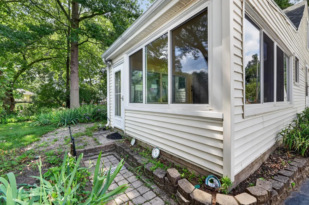 1612 Homecrest Avenue Kalamazoo City MI 49001