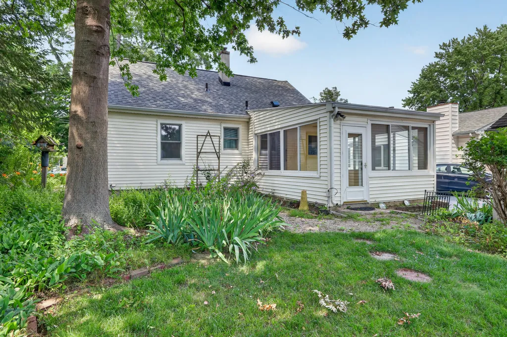 1612 Homecrest Avenue Kalamazoo City MI 49001