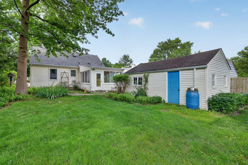 1612 Homecrest Avenue Kalamazoo City MI 49001