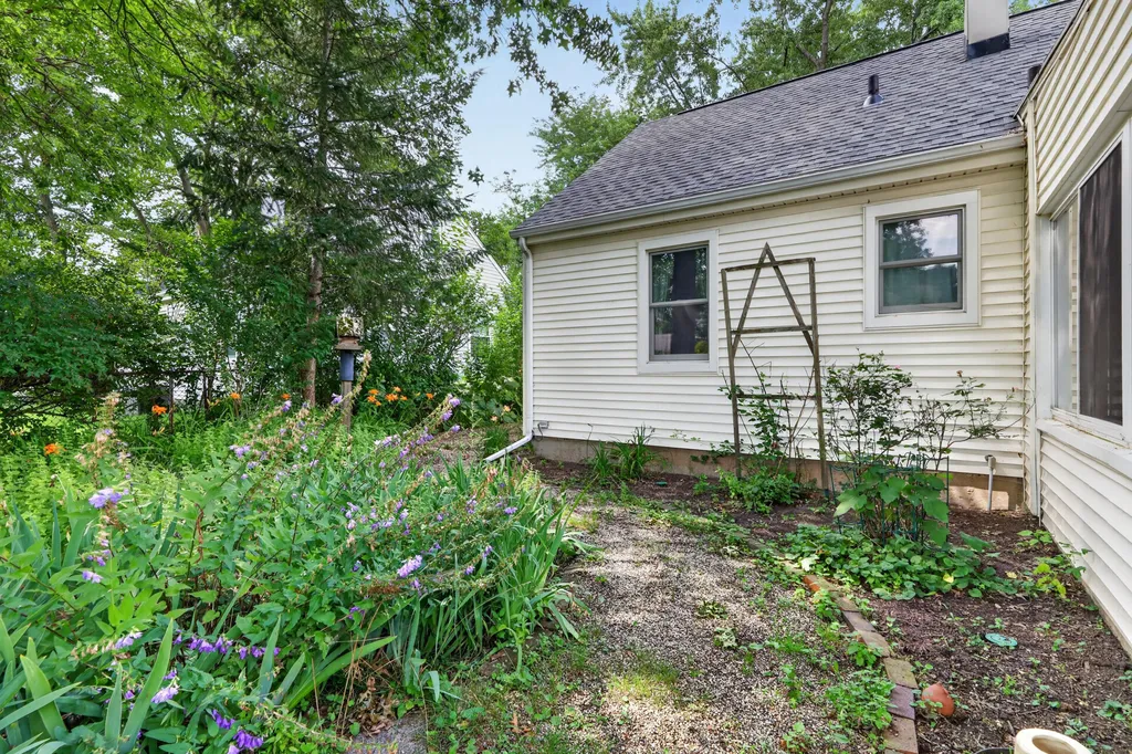 1612 Homecrest Avenue Kalamazoo City MI 49001
