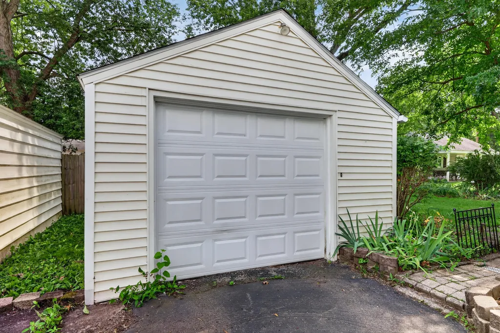 1612 Homecrest Avenue Kalamazoo City MI 49001