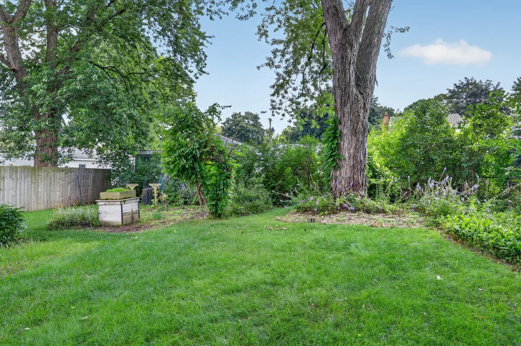 1612 Homecrest Avenue Kalamazoo City MI 49001