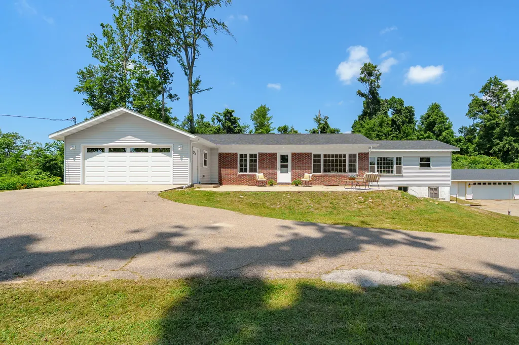 56776 Red Arrow Highway Lawrence Township MI 49064