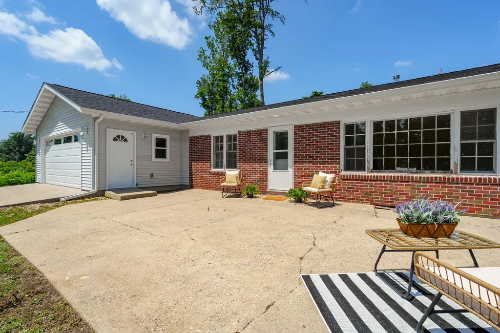 56776 Red Arrow Highway Lawrence Township MI 49064