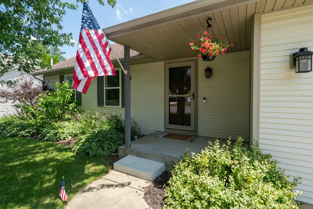 4944 Black Oak Lane Kalamazoo Charter Township MI 49004